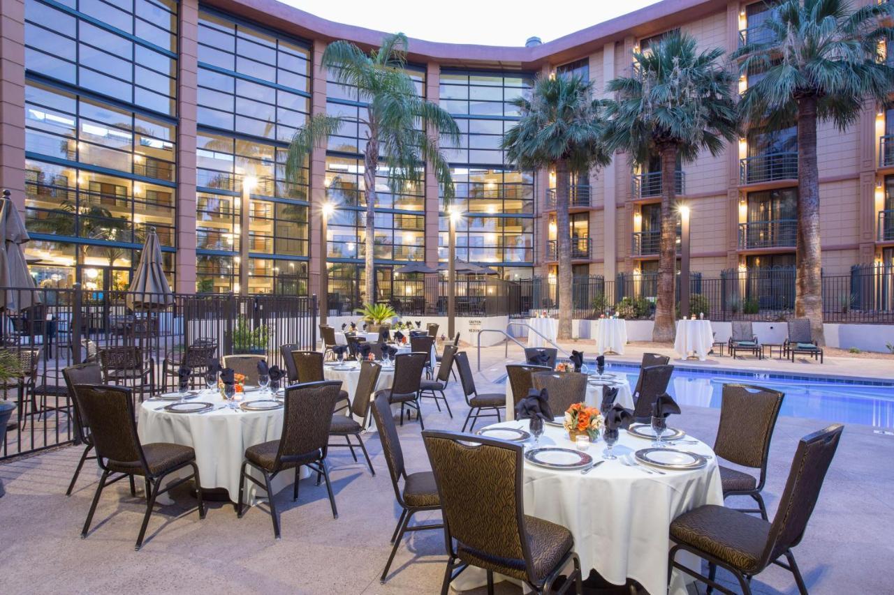 Embassy Suites By Hilton Phoenix Biltmore Exteriör bild