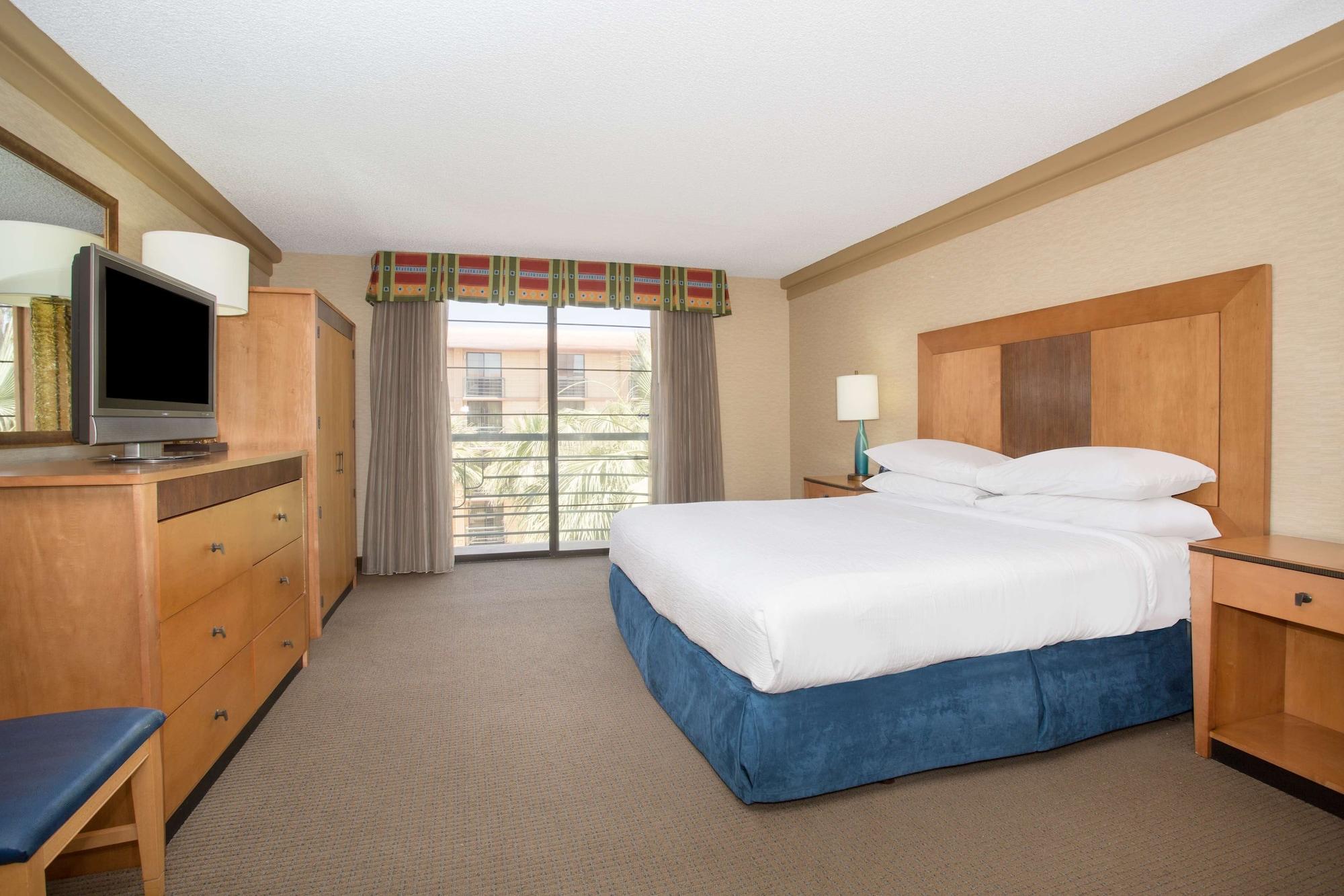 Embassy Suites By Hilton Phoenix Biltmore Exteriör bild