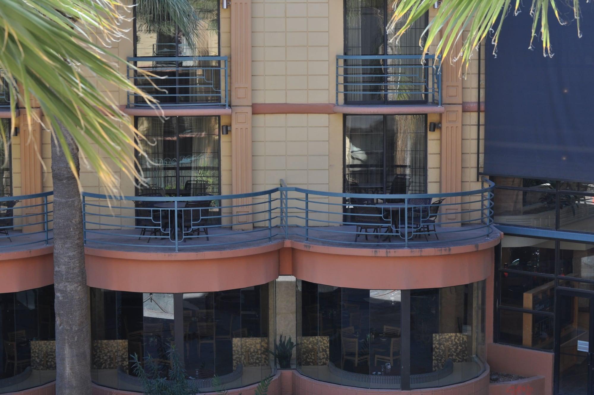 Embassy Suites By Hilton Phoenix Biltmore Exteriör bild