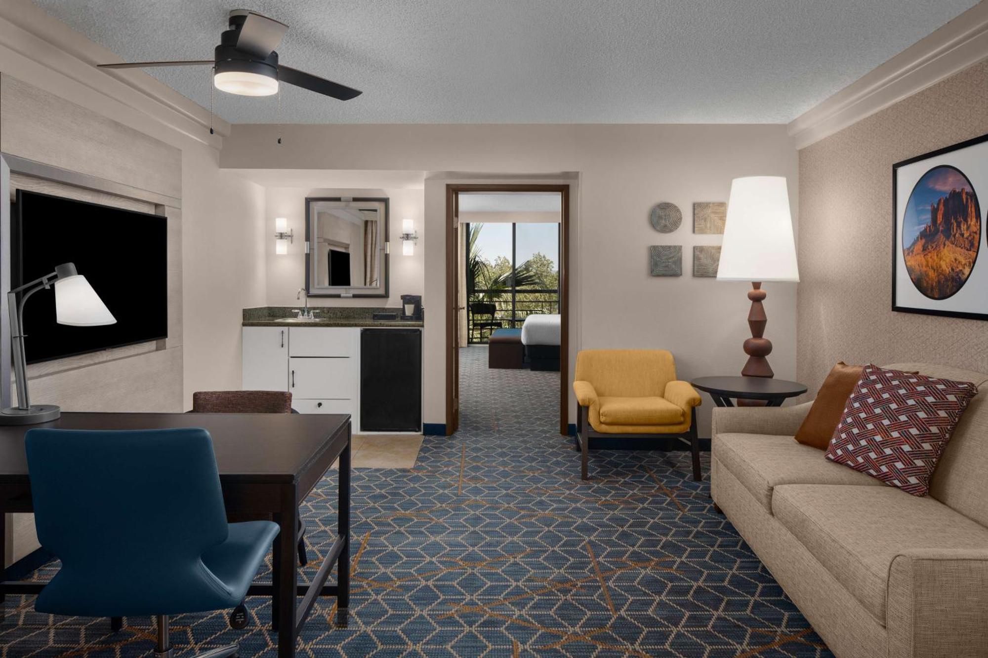 Embassy Suites By Hilton Phoenix Biltmore Exteriör bild