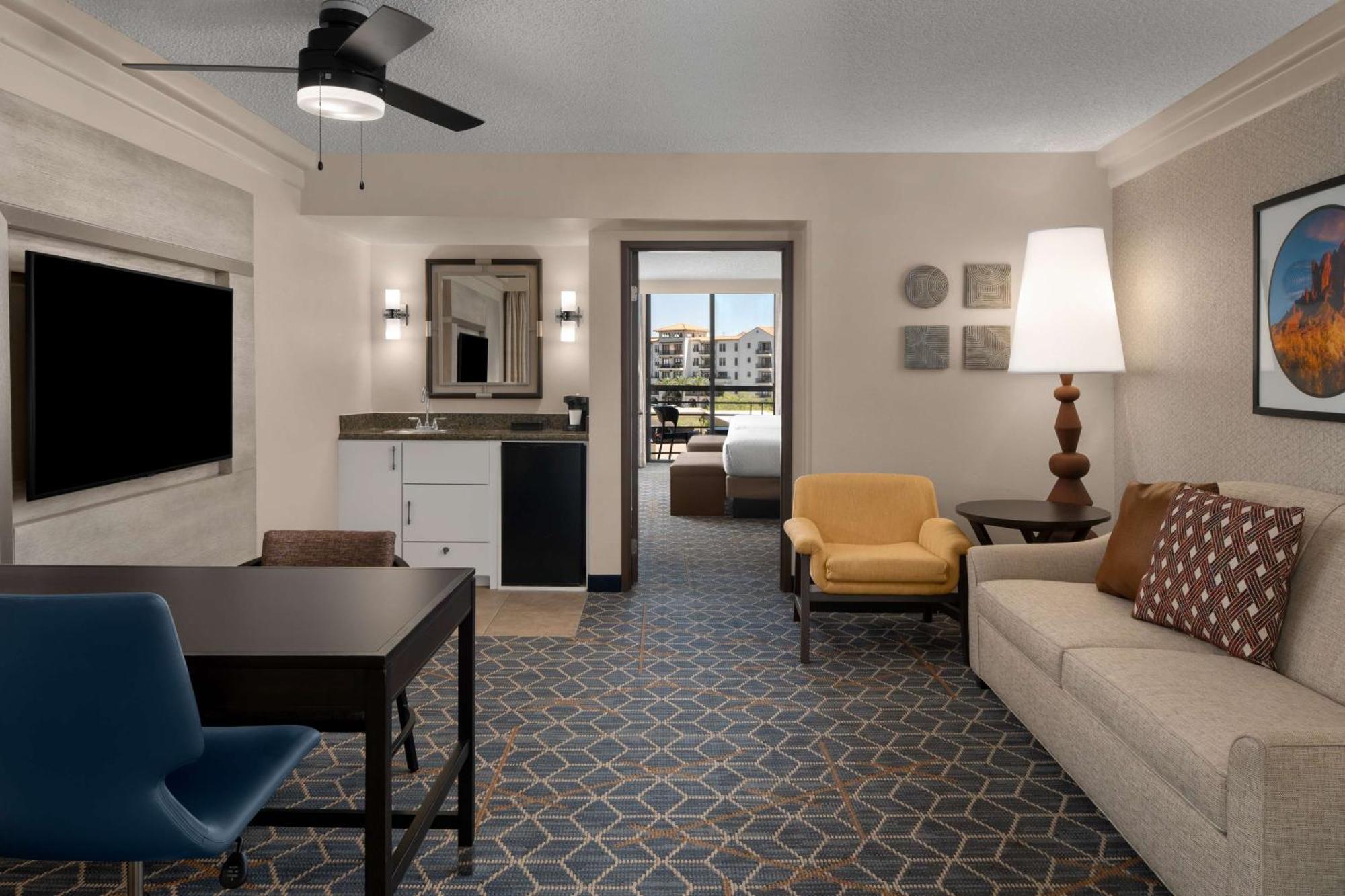 Embassy Suites By Hilton Phoenix Biltmore Exteriör bild