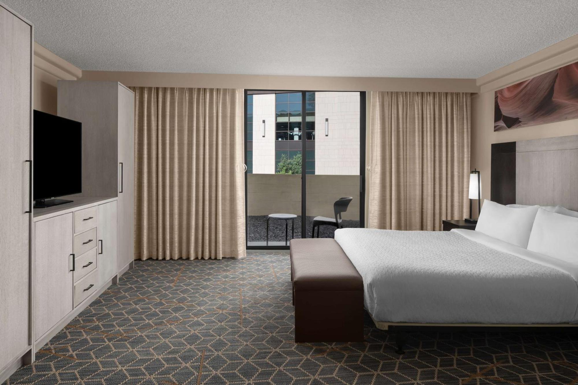 Embassy Suites By Hilton Phoenix Biltmore Exteriör bild
