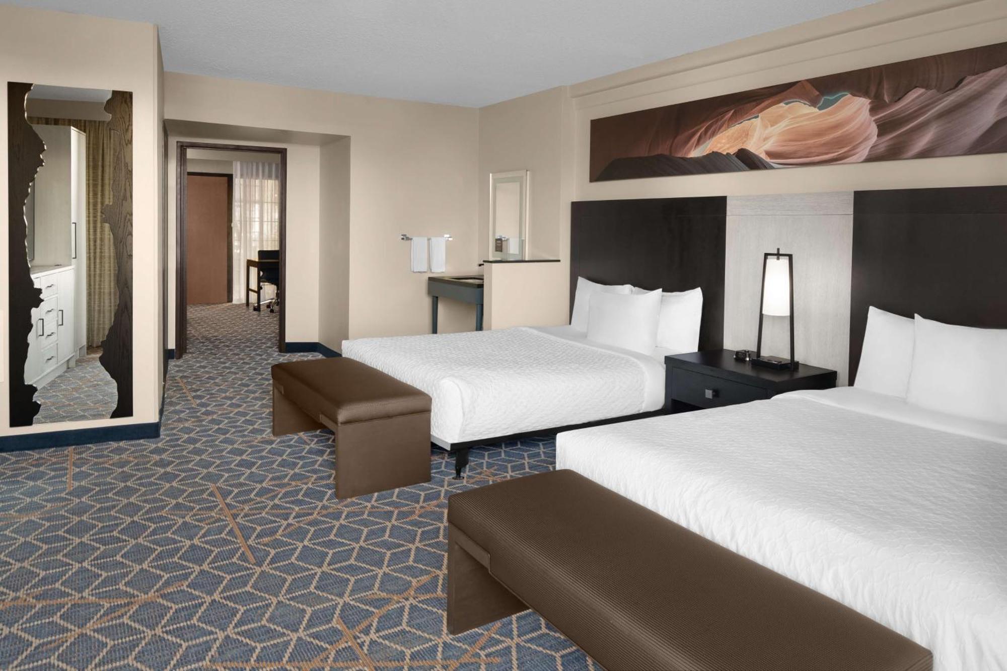 Embassy Suites By Hilton Phoenix Biltmore Exteriör bild