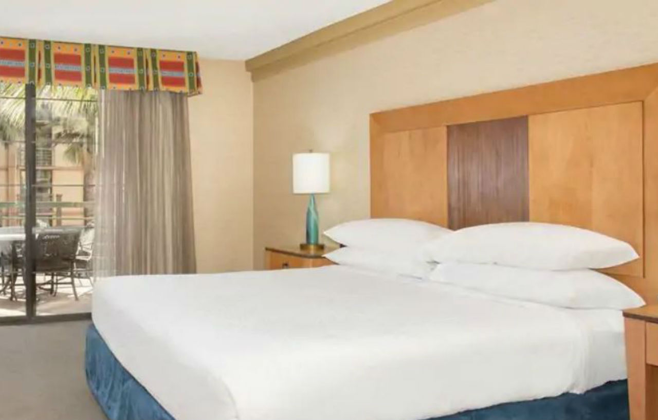 Embassy Suites By Hilton Phoenix Biltmore Exteriör bild